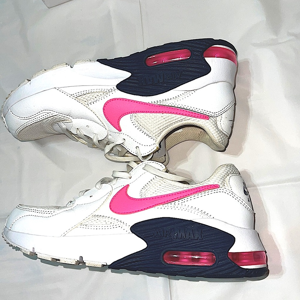 Nike Air Max Excee Size 8”